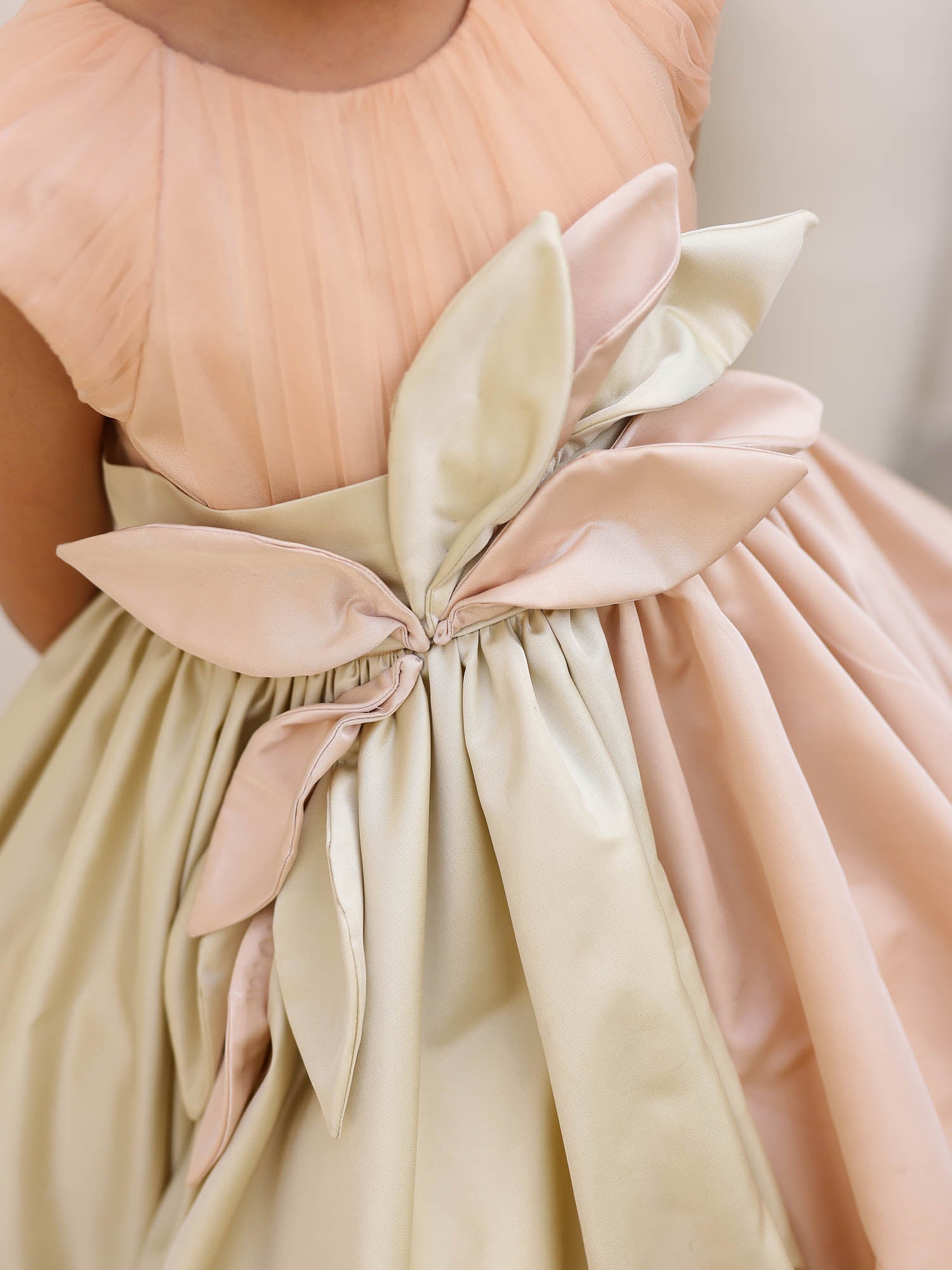 Balloon silhouette with petals luxury birthday dress for girls