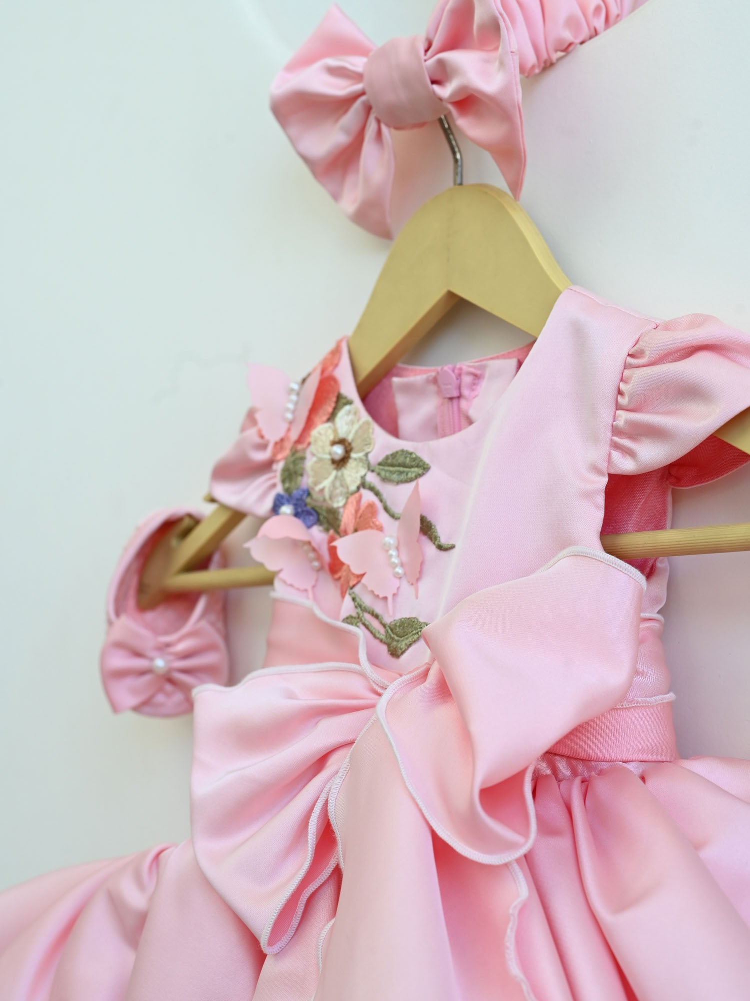 Janyas Closet Pink Satin Ruffle Party Dress with Bow for New Borns