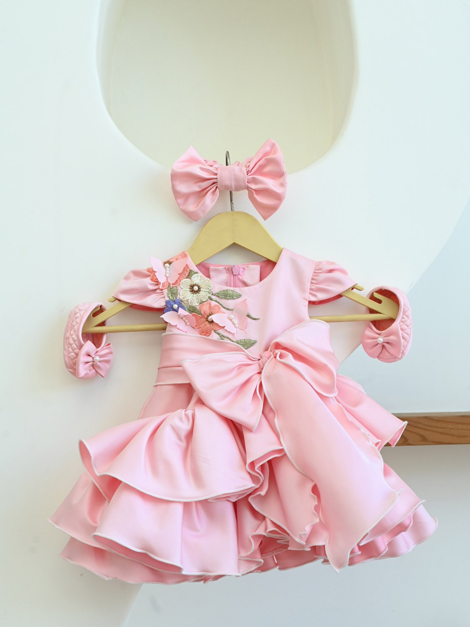 Janyas Closet Pink Satin Ruffle Party Dress with Bow for New Borns