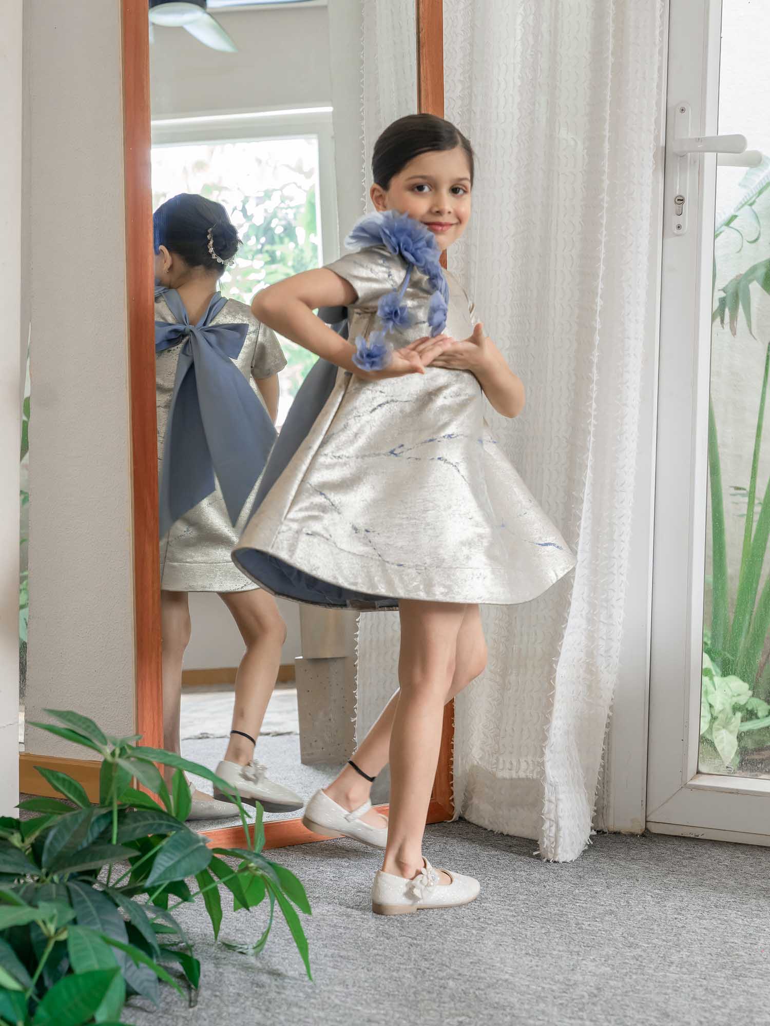 JANYAS CLOSET Metallic Jacquard Bow Dream Dress