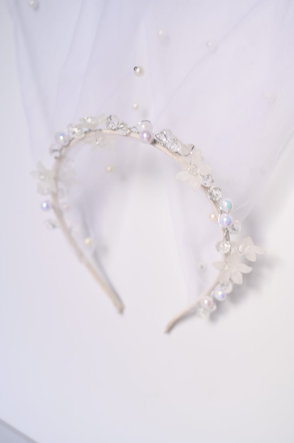 White Pearl Hairband with Net Veil